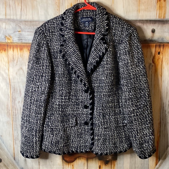 Jones New York Jackets & Blazers - Jones New York Lined Tweed Button Blazer